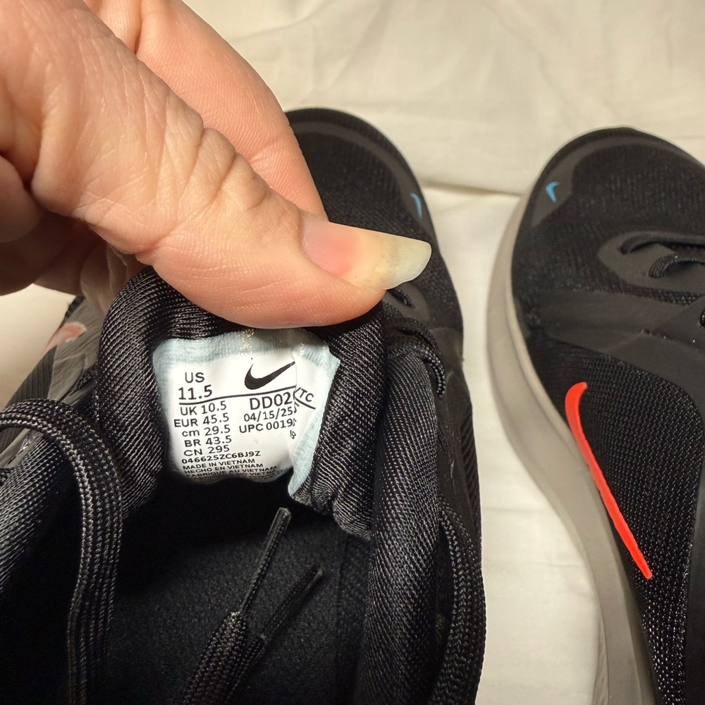 Nike quest 5 Black/crimson Shoes mens size 11.5 - Picture 8 of 10